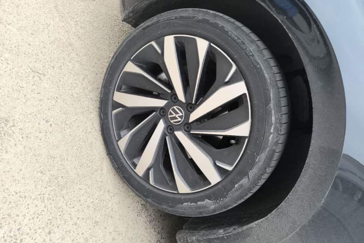 Used Volkswagen Passat 2024 330TSI Elite Edition Left Front Wheel Hub