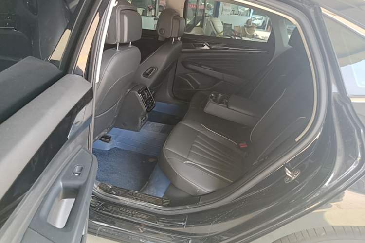 Used Volkswagen Passat 2024 330TSI Elite Edition Left Rear Seat