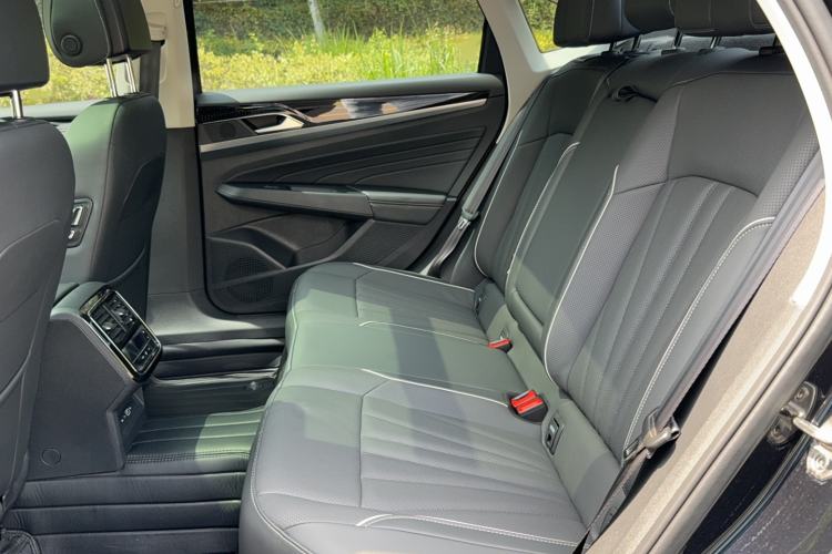 Used Volkswagen Passat 2024 380TSI Dragon Edition Left Rear Seat