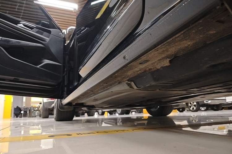 Used Volkswagen Passat 2024 330TSI Starry Elite Edition Left Side Sill