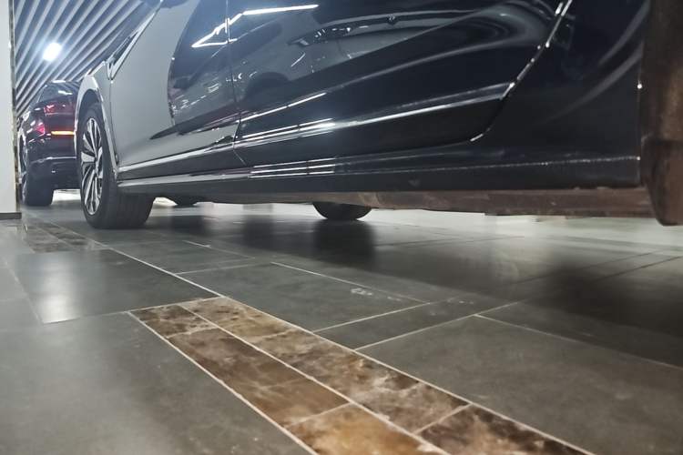 Used Volkswagen Passat 2024 380TSI Luxury Edition Left Side Sill
