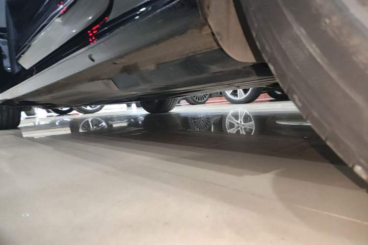 Used Volkswagen Passat 2024 380TSI Elite Edition Left Side Sill