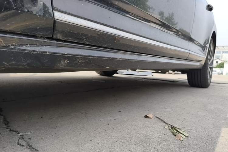Used Volkswagen Passat 2024 380TSI Dragon Glory Edition Left Side Sill