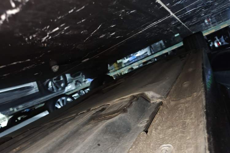 Used Volkswagen Passat 2024 380TSI Luxury Edition Left Side Sill