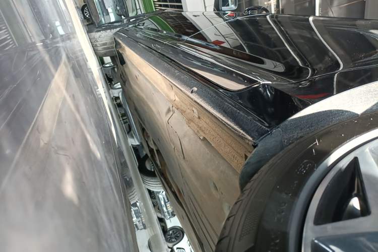 Used Volkswagen Passat 2024 380TSI Starry Dragon Edition Left Side Sill