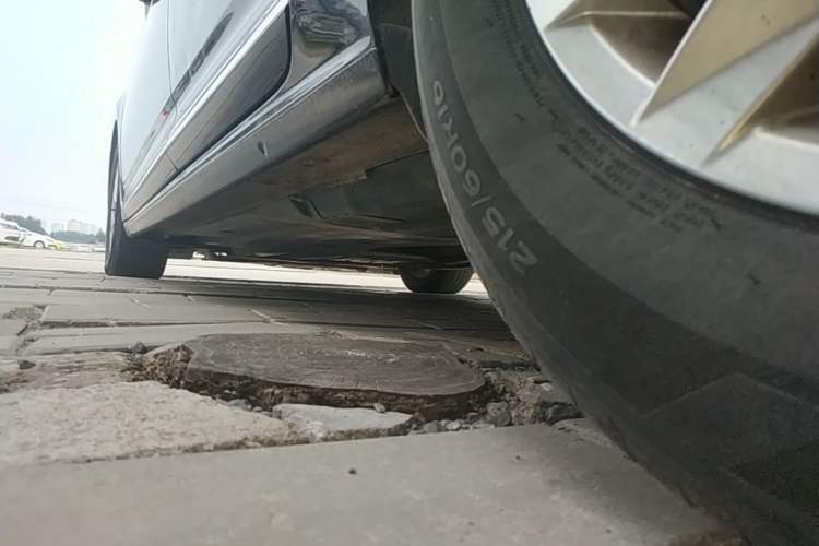Used Volkswagen Passat 2024 280TSI Business Edition Left Side Sill