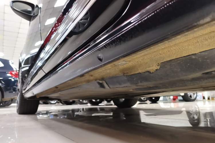 Used Volkswagen Passat 2024 380TSI Starry Dragon Edition Left Side Sill