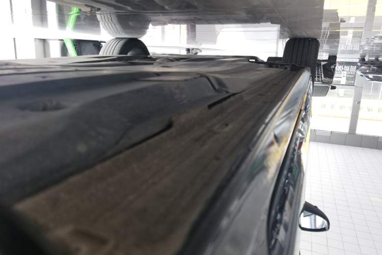 Used Volkswagen Passat 2024 380TSI Dragon Glory Edition Left Side Sill