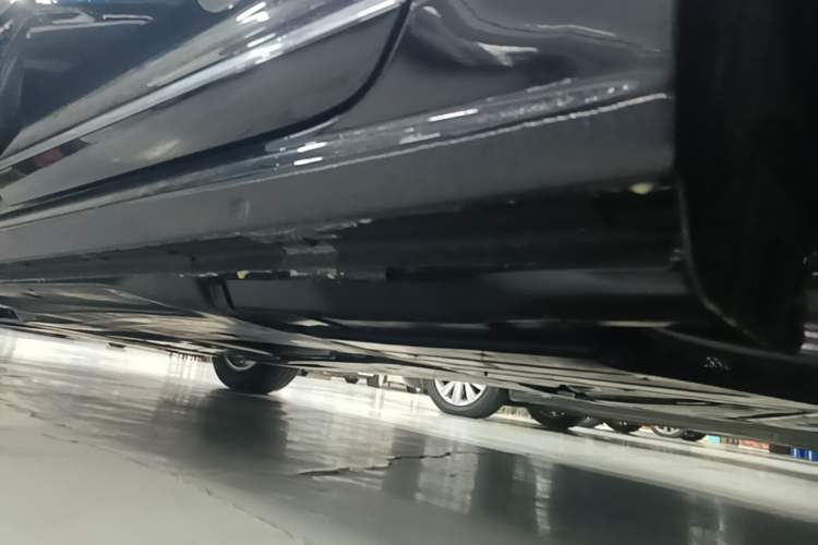 Used Volkswagen Passat 2024 280TSI Business Edition Left Side Sill
