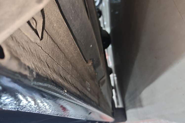 Used Volkswagen Passat 2024 380TSI Dragon Edition Left Side Sill