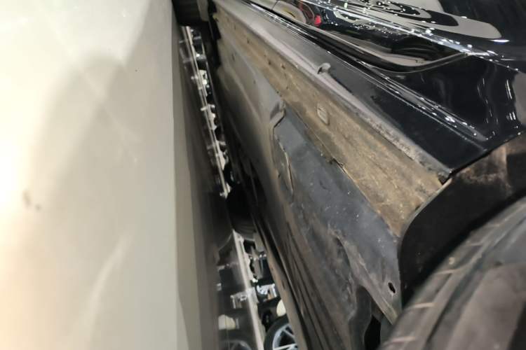 Used Volkswagen Passat 2024 380TSI Dragon Edition Left Side Sill