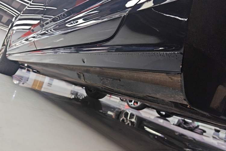 Used Volkswagen Passat 2024 380TSI Dragon Glory Edition Left Side Sill