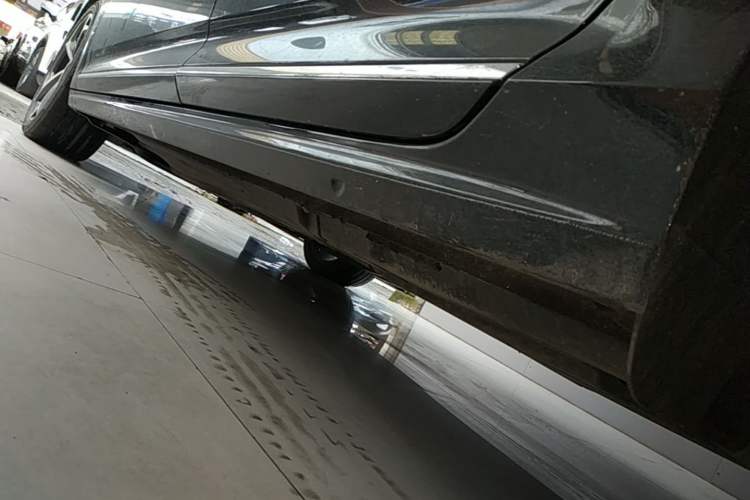 Used Volkswagen Passat 2024 380TSI Starry Dragon Edition Left Side Sill