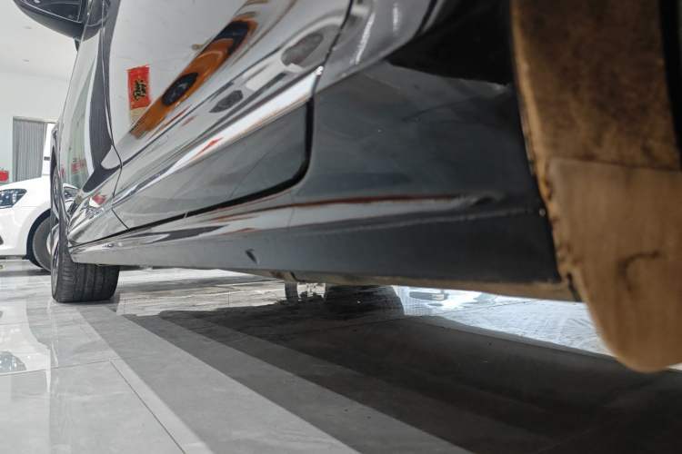 Used Volkswagen Passat 2024 330TSI Elite Edition Left Side Sill