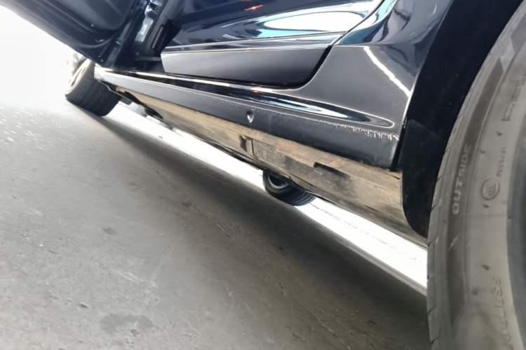 Used Volkswagen Passat 2024 380TSI Starry Elite Edition Left Side Sill