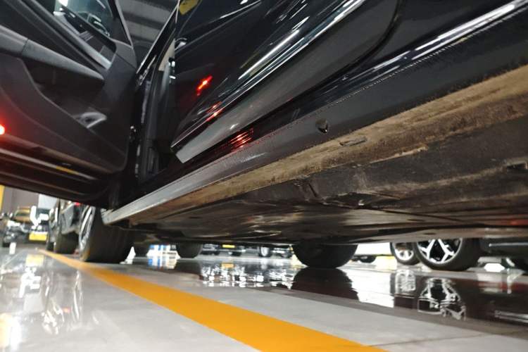 Used Volkswagen Passat 2024 330TSI Elite Edition Left Side Sill