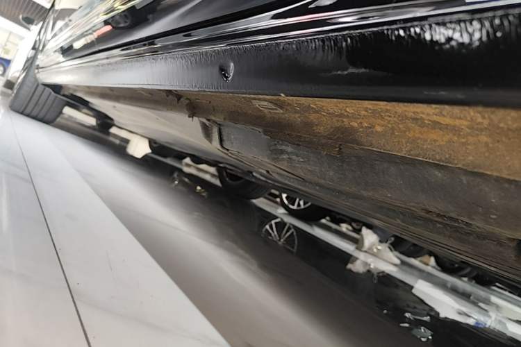 Used Volkswagen Passat 2024 380TSI Dragon Edition Left Side Sill
