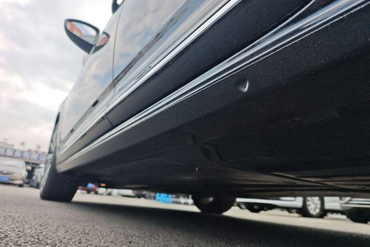 Used Volkswagen Passat 2024 380TSI Elite Edition Left Side Sill