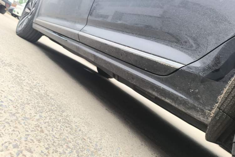 Used Volkswagen Passat 2024 330TSI Elite Edition Left Side Sill