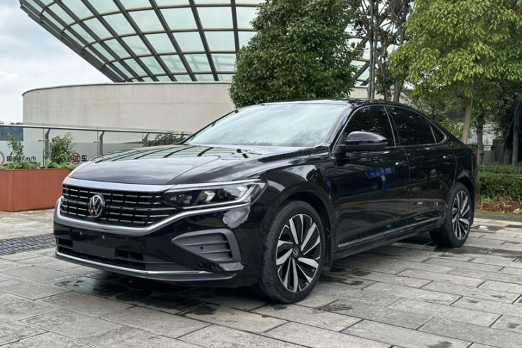 Volkswagen Passat 2024 380TSI Dragon Edition