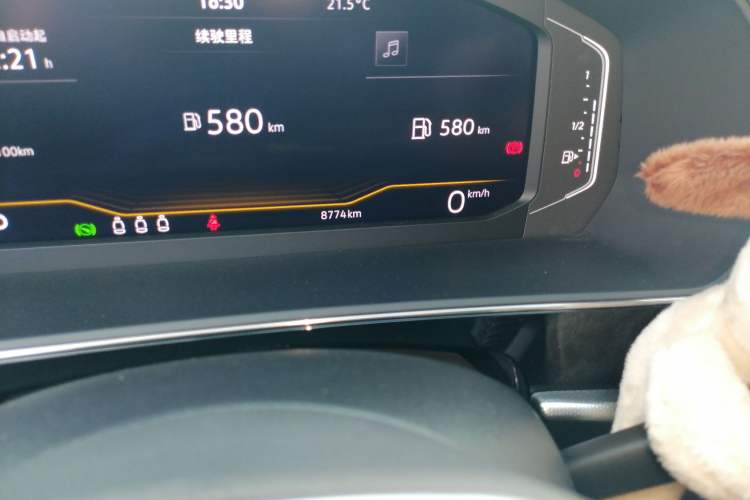 Used Volkswagen Passat 2024 380TSI Starry Elite Edition Odometer Close Up