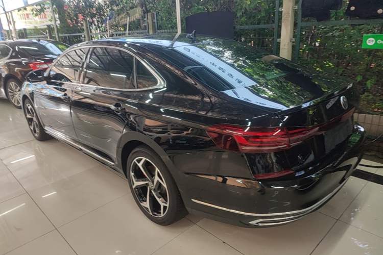 Used Volkswagen Passat 2024 380TSI Starry Dragon Edition Rear Left 45 Deg
