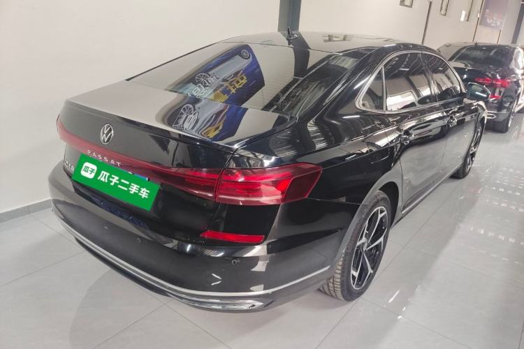 Used Volkswagen Passat 2024 330TSI Starry Elite Edition Rear Right 45 Deg