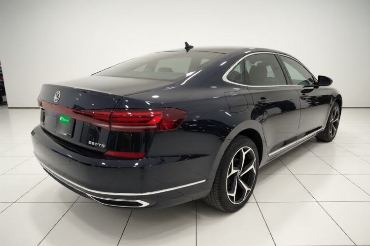 Used Volkswagen Passat 2024 330TSI Starry Elite Edition Rear Right 45 Deg