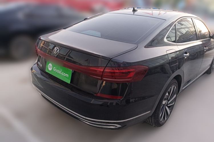 Used Volkswagen Passat 2024 380TSI Dragon Glory Edition Rear Right 45 Deg
