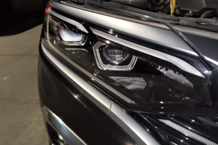 Used Volkswagen Passat 2024 380TSI Luxury Edition Right Front Headlight