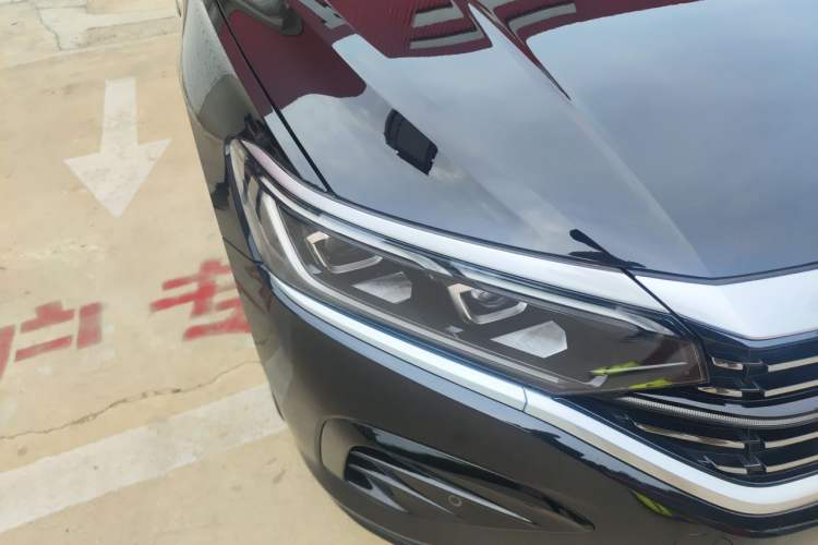 Used Volkswagen Passat 2024 380TSI Dragon Glory Edition Right Front Headlight