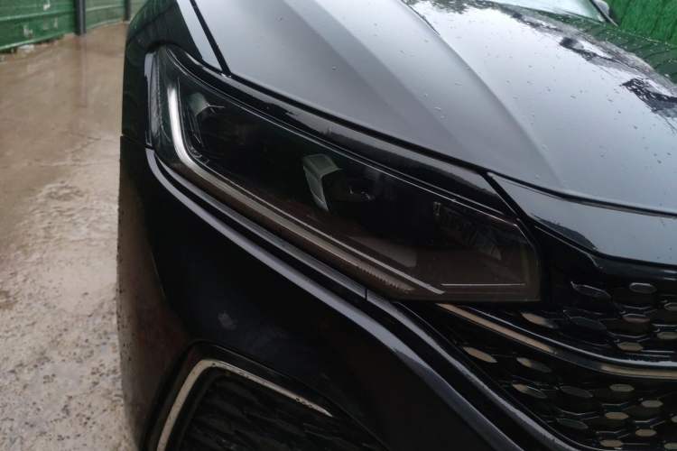 Used Volkswagen Passat 2024 330TSI Starry Elite Edition Right Front Headlight