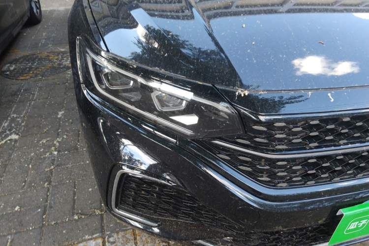 Used Volkswagen Passat 2024 380TSI Dragon Glory Edition Right Front Headlight
