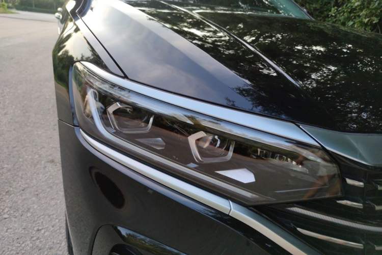Used Volkswagen Passat 2024 380TSI Dragon Glory Edition Right Front Headlight