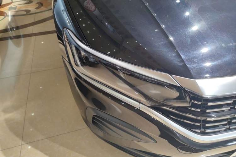 Used Volkswagen Passat 2024 280TSI Business Edition Right Front Headlight