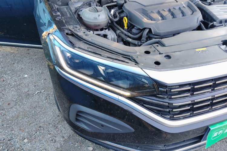 Used Volkswagen Passat 2024 380TSI Elite Edition Right Front Headlight