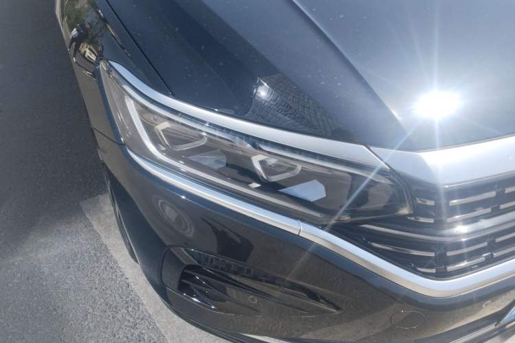 Used Volkswagen Passat 2024 380TSI Dragon Glory Edition Right Front Headlight