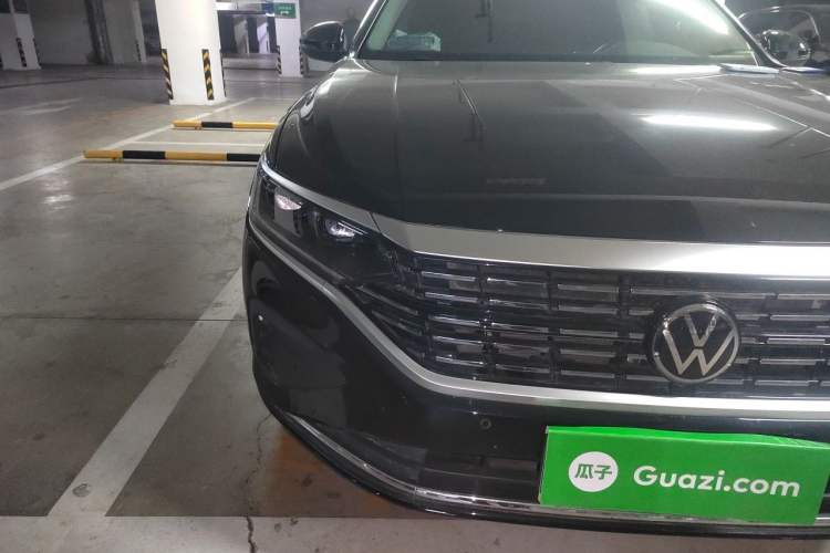 Used Volkswagen Passat 2024 330TSI Elite Edition Right Front Headlight