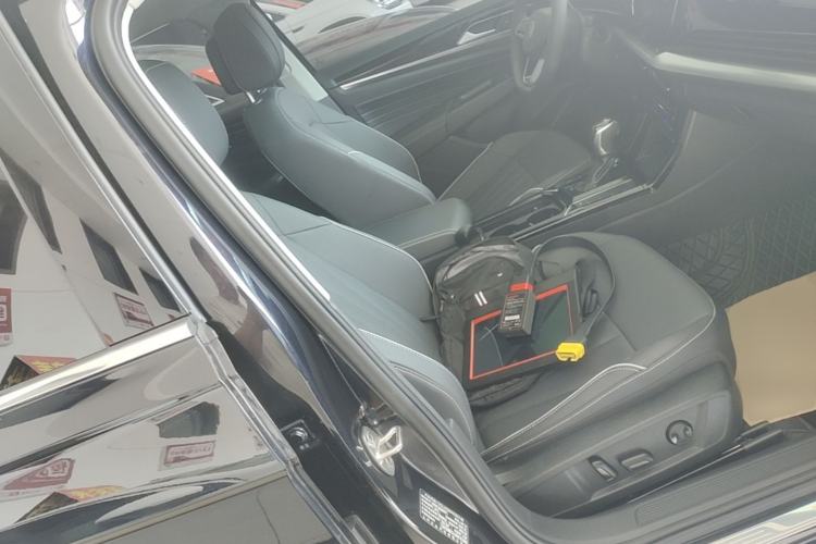 Used Volkswagen Passat 2024 380TSI Dragon Edition Right Front Seat