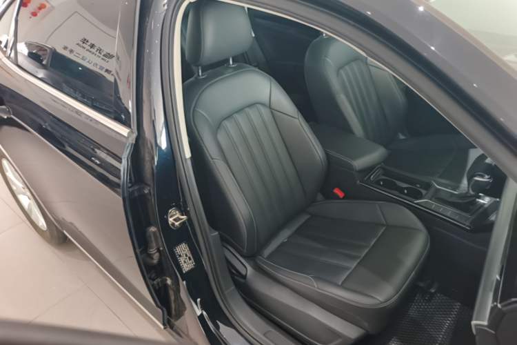 Used Volkswagen Passat 2024 280TSI Business Edition Right Front Seat