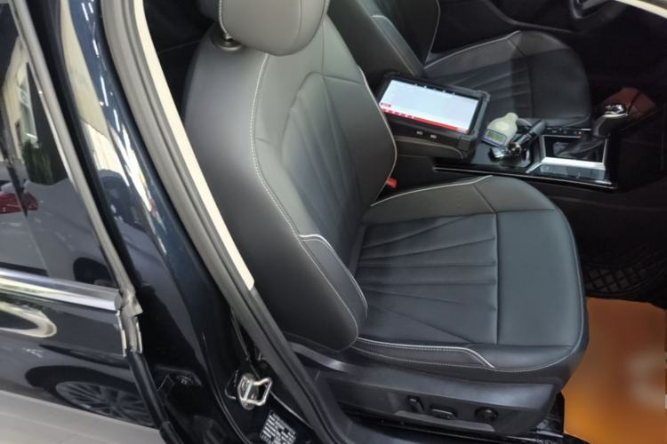 Used Volkswagen Passat 2024 380TSI Elite Edition Right Front Seat