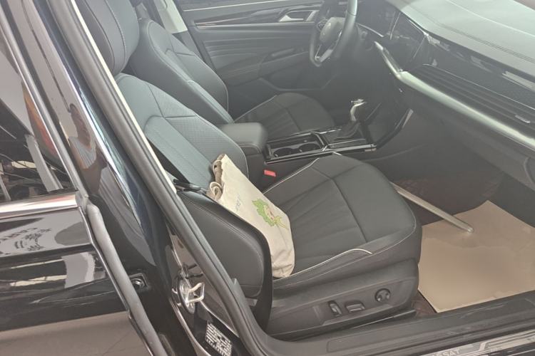 Used Volkswagen Passat 2024 380TSI Elite Edition Right Front Seat