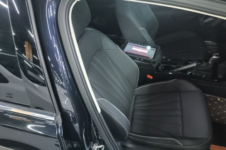 Used Volkswagen Passat 2024 380TSI Luxury Edition Right Front Seat