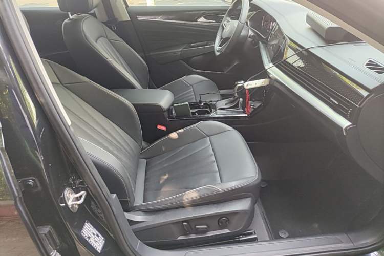 Used Volkswagen Passat 2024 380TSI Starry Elite Edition Right Front Seat