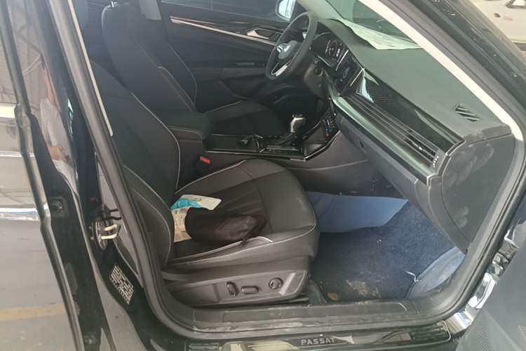 Used Volkswagen Passat 2024 330TSI Elite Edition Right Front Seat