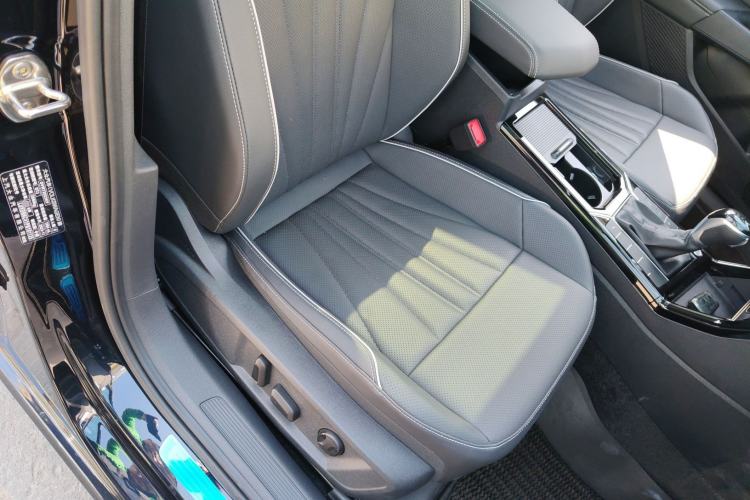 Used Volkswagen Passat 2024 380TSI Elite Edition Right Front Seat