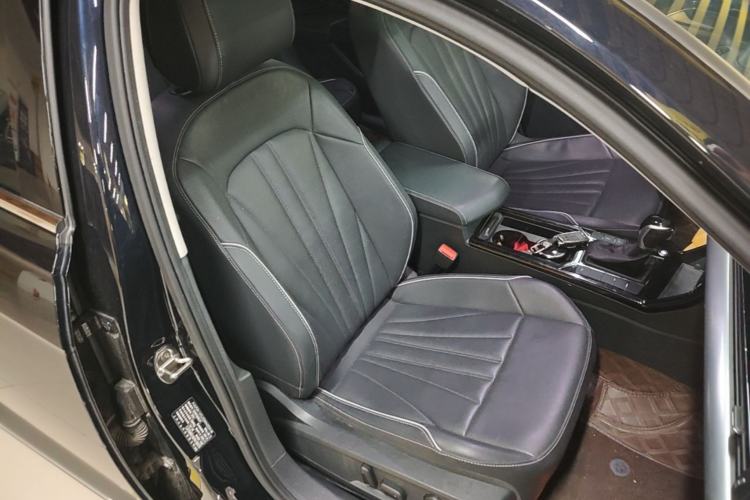 Used Volkswagen Passat 2024 330TSI Starry Elite Edition Right Front Seat