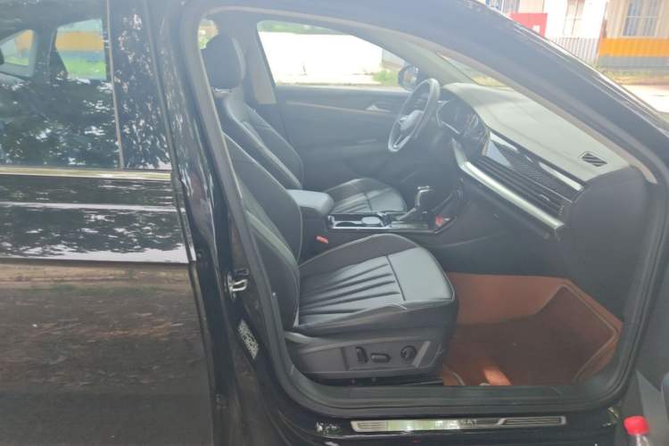 Used Volkswagen Passat 2024 280TSI Starry Elite Edition Right Front Seat