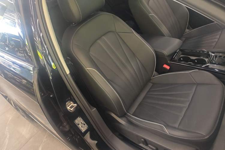 Used Volkswagen Passat 2024 380TSI Luxury Edition Right Front Seat