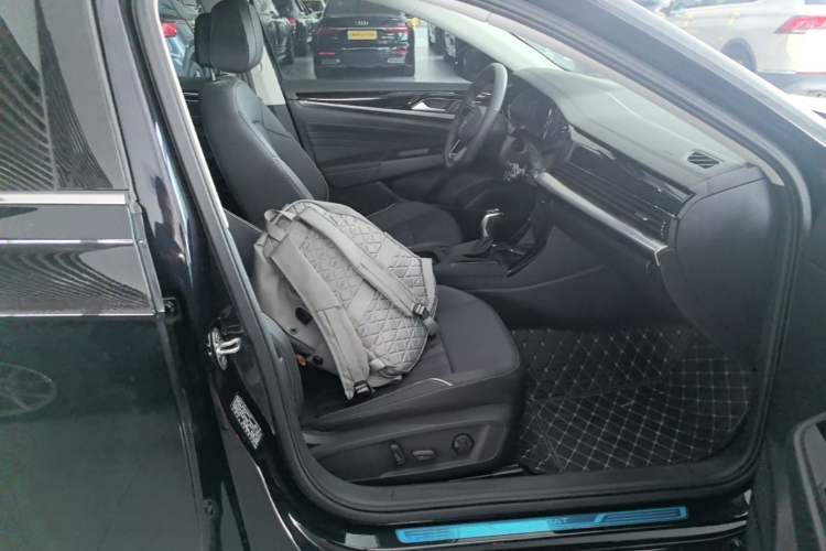 Used Volkswagen Passat 2024 330TSI Elite Edition Right Front Seat